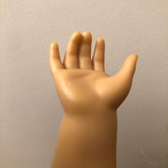 American Girl Doll Elizabeth - Picture 6 of 11